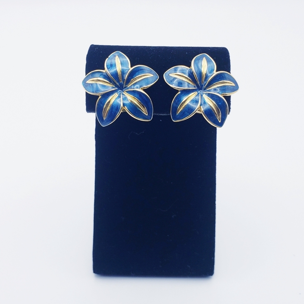 Elegant Teal and Gold Hibiscus Floral Clip Earrings